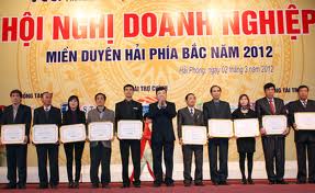 8 DOANH NHÂN ĐÃ ĐƯỢC ỦY BAN NHÂN DÂN TỈNH HẢI DƯƠNG ĐỀ NGHỊ PHÒNG THƯƠNG MẠI & CÔNG NGHIỆP VIỆT NAM XÉT TẶNG DANH HIỆU “ DOANH NHÂN TIÊU BIỂU KHU VỰC DUYÊN HẢI PHÍA BẮC ” NĂM 2012   