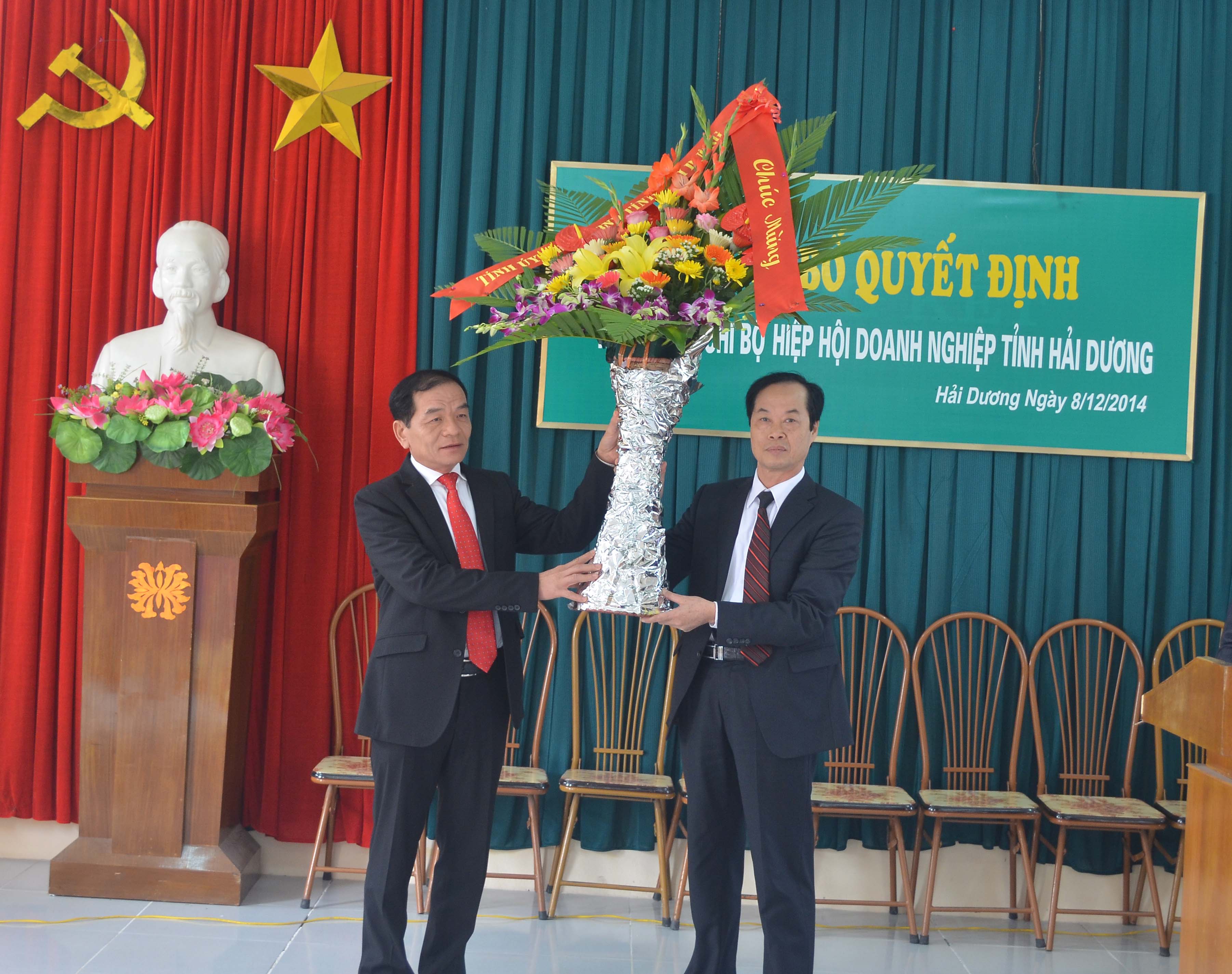 Lế công bố Quyết định Thành lập chi bộ Hiệp hội DN tỉnh Hải Dương