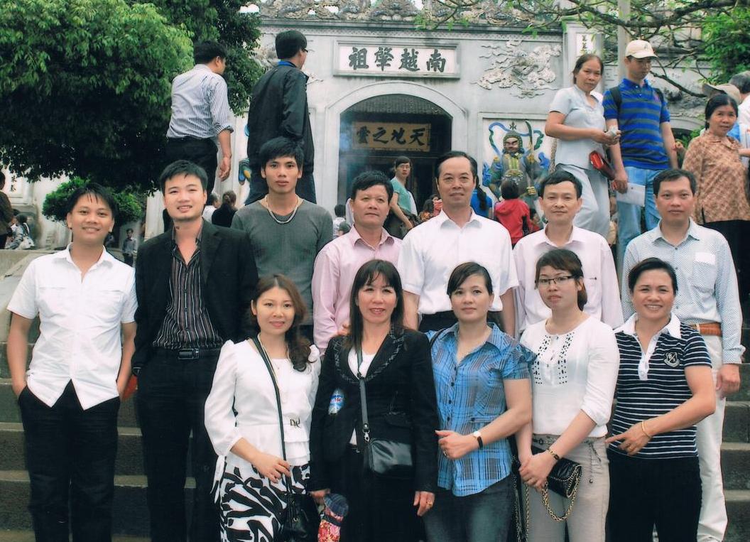 Hiệp hội doanh nghiệp tỉnh tổ chức cho các Hội viên đi tham quan và thắp hương tại Đền Hùng